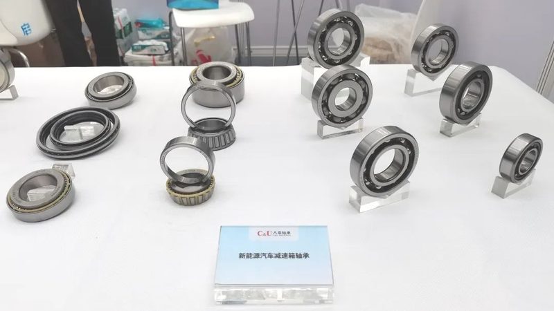 半挂车圆锥滚子轴承：性能与价格的平衡之道
